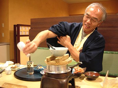 ���q����